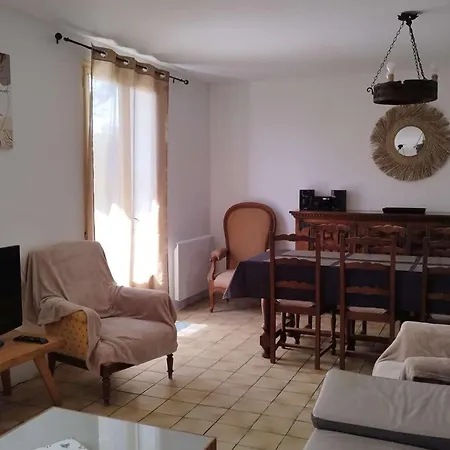 Holiday home Maison Renovee 3 Avec Terrasse Et Parking A - Fr-1-494-202 Royan