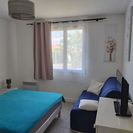 Maison Renovee 3 Avec Terrasse Et Parking A - Fr-1-494-202 Holiday home *